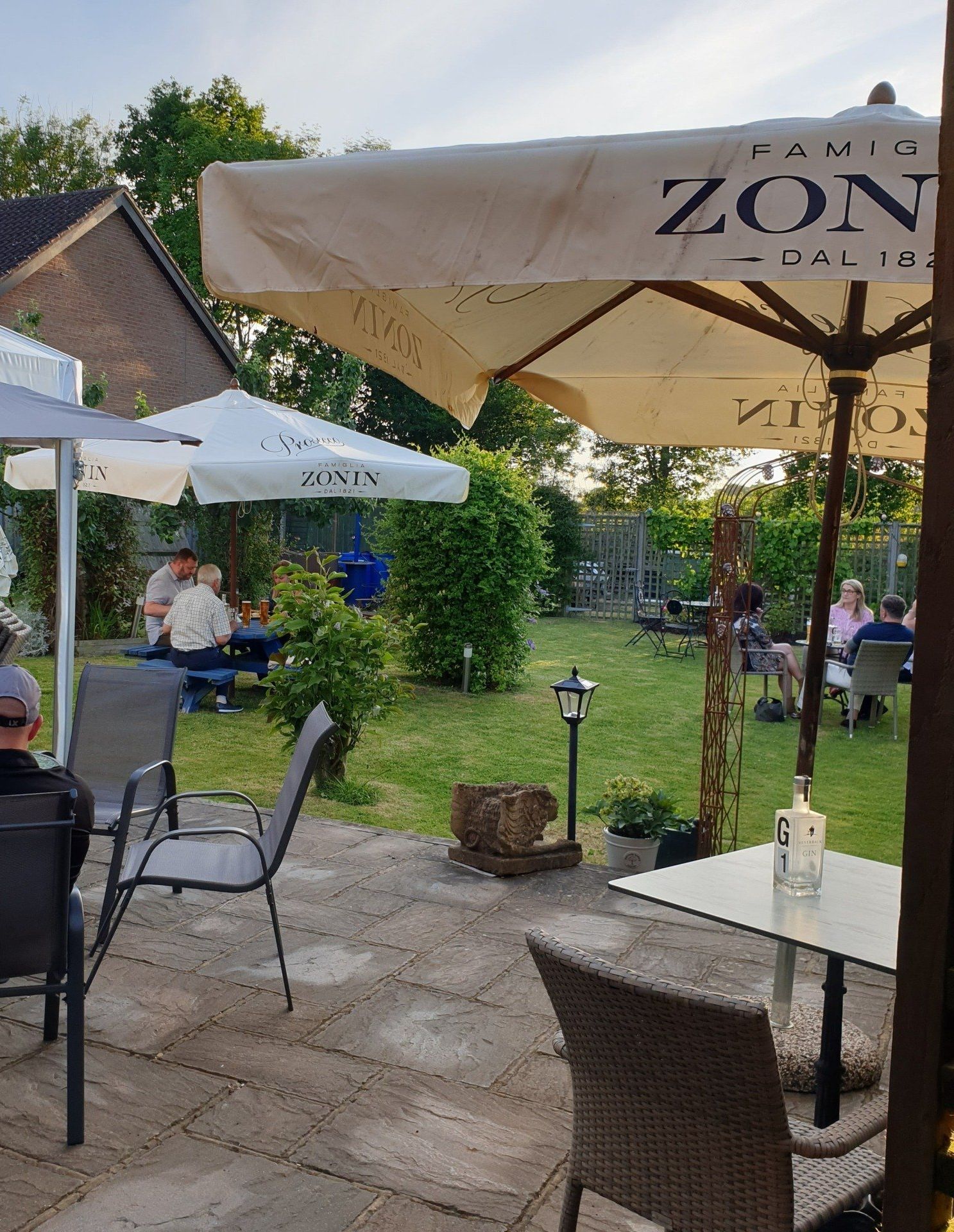 20220615_201139-72329e1f-1920w